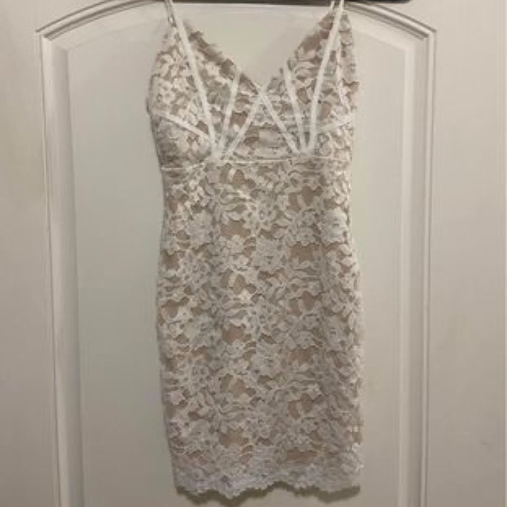 WINDSOR GLAMOUR LACE SLEEVELESS MINI DRESS  SIZE S
